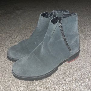 Sorel Women's 12 Emelia Grey Waterproof Suede Ankle Zip Booties Boots NL4331-367